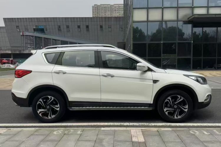Used Dongfeng Aeolus AX7 2016 2.0L Automatic Zhiyi Trim Exterior 6