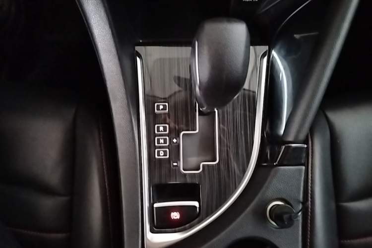 Used Dongfeng Aeolus AX7 2016 2.0L Automatic Zhiyi Trim Gear Lever