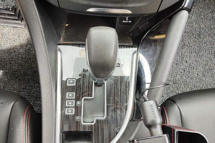 Used Dongfeng Aeolus AX7 2016 2.0L Automatic Zhiyi Trim Gear Lever