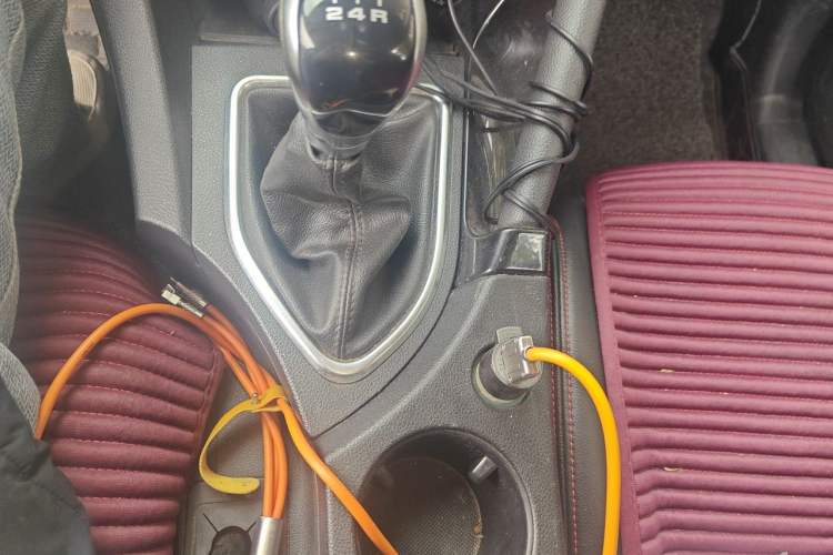 Used Dongfeng Aeolus AX7 2016 1.4T Manual Zhuyue Model Gear Lever