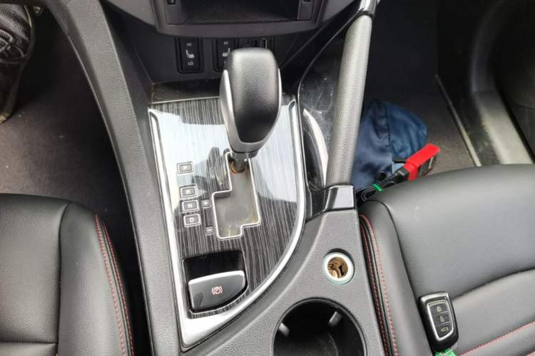 Used Dongfeng Aeolus AX7 2016 2.3L Automatic ZhiZun Version Gear Lever