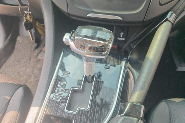 Used Dongfeng Aeolus AX7 2016 2.0L Automatic Zhiyue Trim Gear Lever