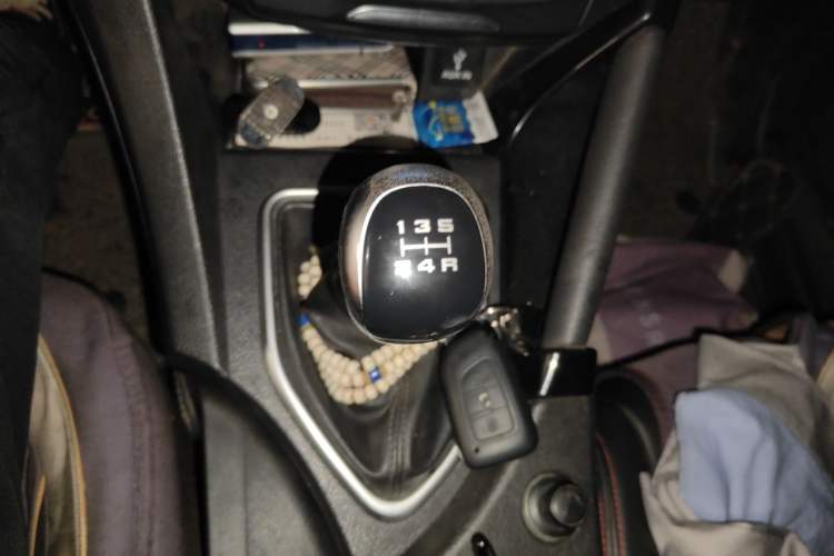 Used Dongfeng Aeolus AX7 2016 2.0L Manual Zhiyi Trim Gear Lever