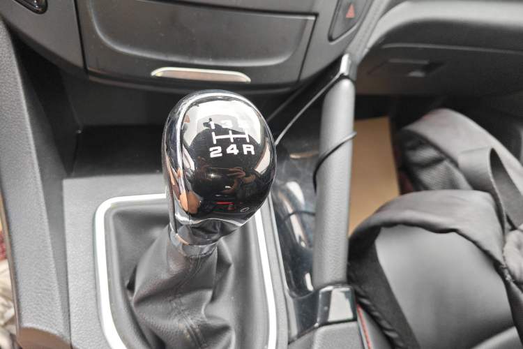 Used Dongfeng Aeolus AX7 2016 1.4T Manual Zhuyue Model Gear Lever