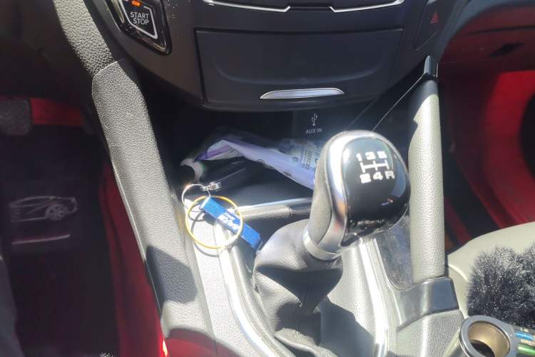 Used Dongfeng Aeolus AX7 2016 1.4T Manual Zhuyue Model Gear Lever