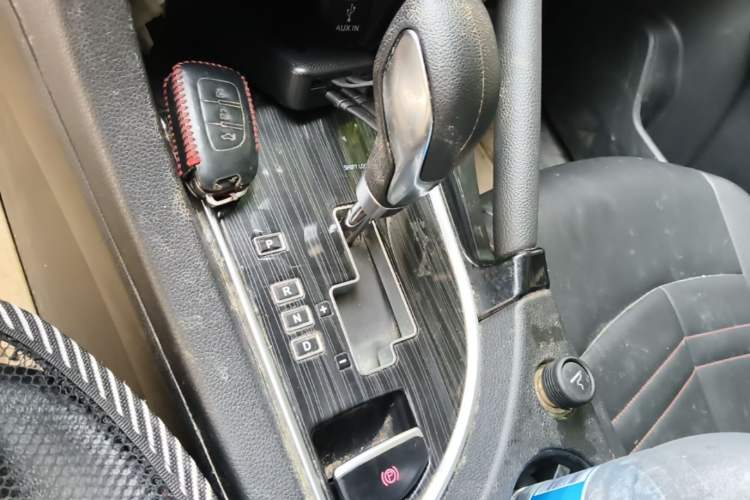 Used Dongfeng Aeolus AX7 2016 2.0L Automatic Zhiyi Trim Gear Lever