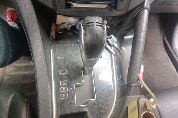 Used Dongfeng Aeolus AX7 2016 2.0L Automatic Zhiyi Trim Gear Lever
