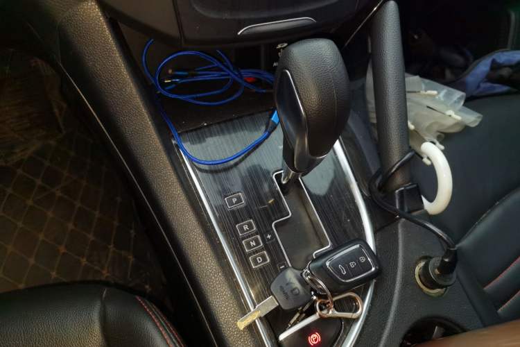 Used Dongfeng Aeolus AX7 2016 2.0L Automatic Zhiyi Trim Gear Lever