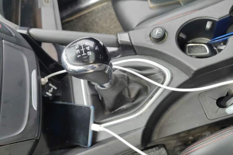 Used Dongfeng Aeolus AX7 2016 2.0L Manual Zhiyi Trim Gear Lever