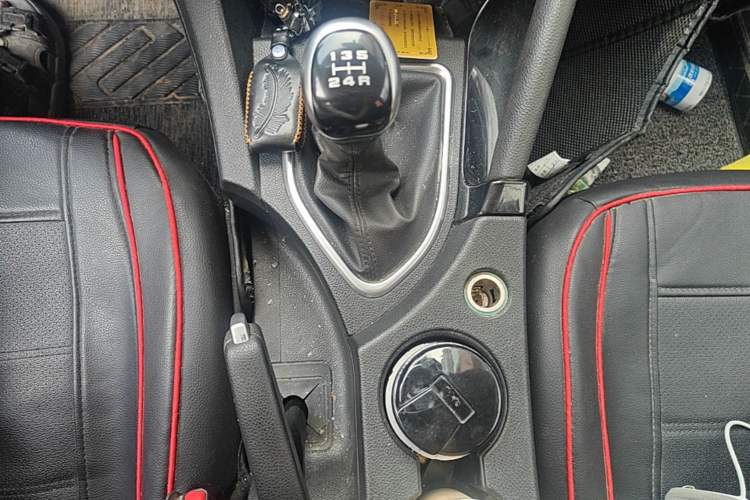 Used Dongfeng Aeolus AX7 2016 2.0L Manual Zhiyi Trim Gear Lever
