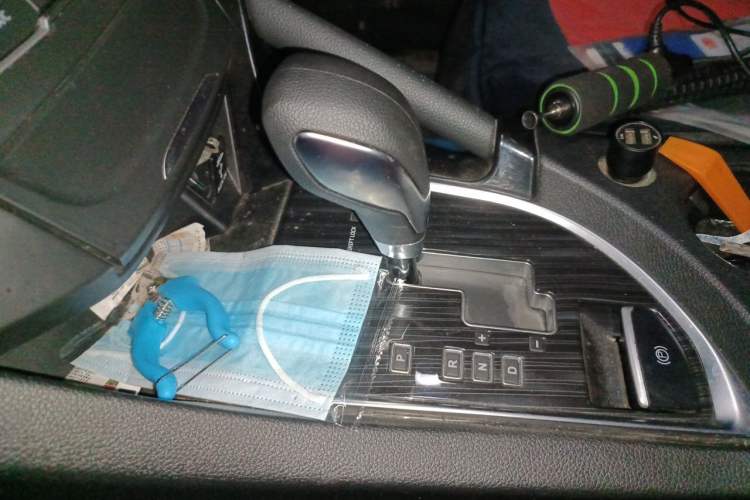 Used Dongfeng Aeolus AX7 2016 2.0L Automatic Zhiyi Trim Gear Lever