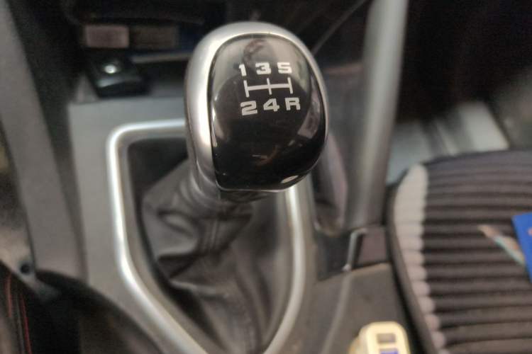 Used Dongfeng Aeolus AX7 2016 1.4T Manual Zhuyue Model Gear Lever