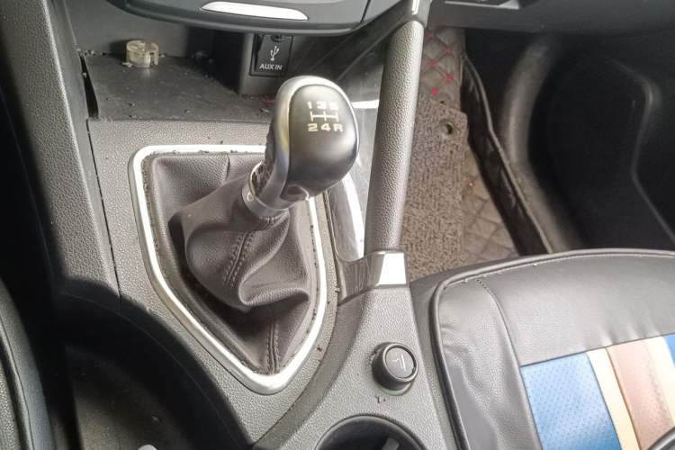 Used Dongfeng Aeolus AX7 2016 1.4T Manual Zhuyue Model Gear Lever
