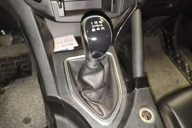 Used Dongfeng Aeolus AX7 2016 2.0L Manual Zhiyi Trim Gear Lever