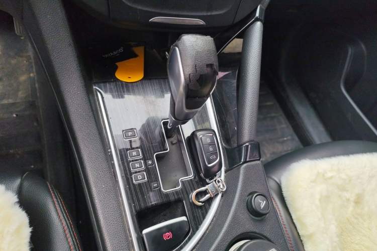 Used Dongfeng Aeolus AX7 2016 2.0L Automatic Zhiyi Trim Gear Lever