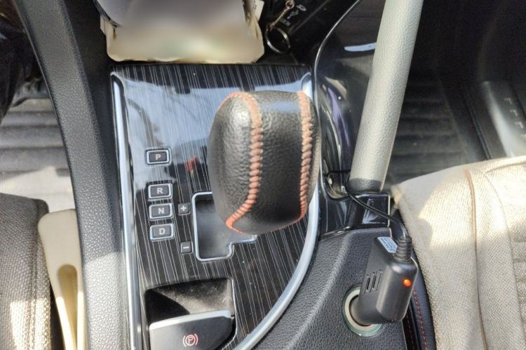 Used Dongfeng Aeolus AX7 2016 2.0L Automatic Zhiyi Trim Gear Lever
