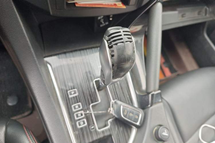 Used Dongfeng Aeolus AX7 2016 2.0L Automatic Zhiyi Trim Gear Lever