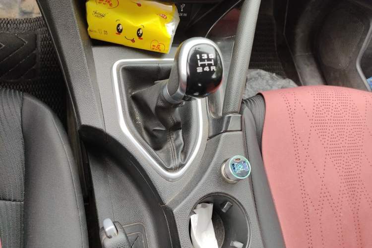 Used Dongfeng Aeolus AX7 2016 1.4T Manual ZhiShang Model Gear Lever