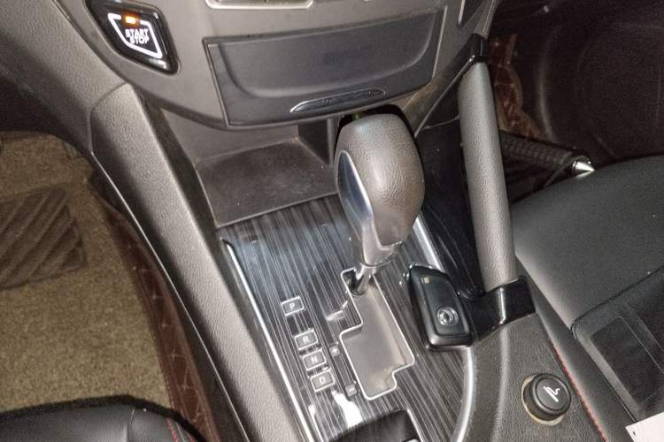 Used Dongfeng Aeolus AX7 2016 2.0L Automatic Zhiyi Trim Gear Lever