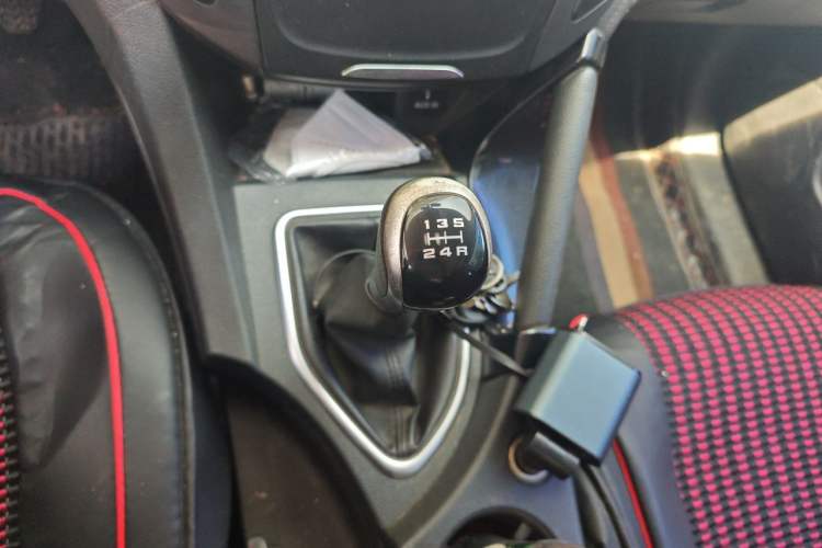 Used Dongfeng Aeolus AX7 2016 1.4T Manual Zhuyue Model Gear Lever