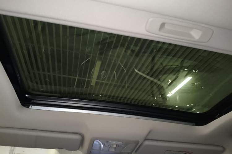Used Dongfeng Aeolus AX7 2016 2.0L Manual Zhiyi Trim Headliner