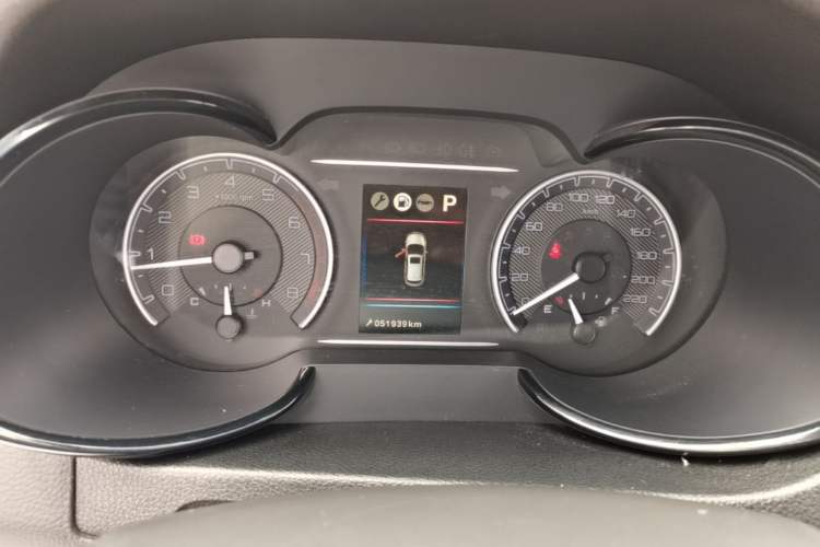 Used Dongfeng Aeolus AX7 2016 2.3L Automatic ZhiZun Version Instrument Cluster