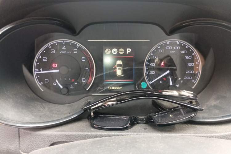 Used Dongfeng Aeolus AX7 2016 2.3L Automatic ZhiZun Version Instrument Cluster