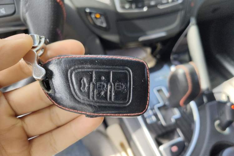 Used Dongfeng Aeolus AX7 2016 2.0L Automatic Zhiyi Trim Interior 1