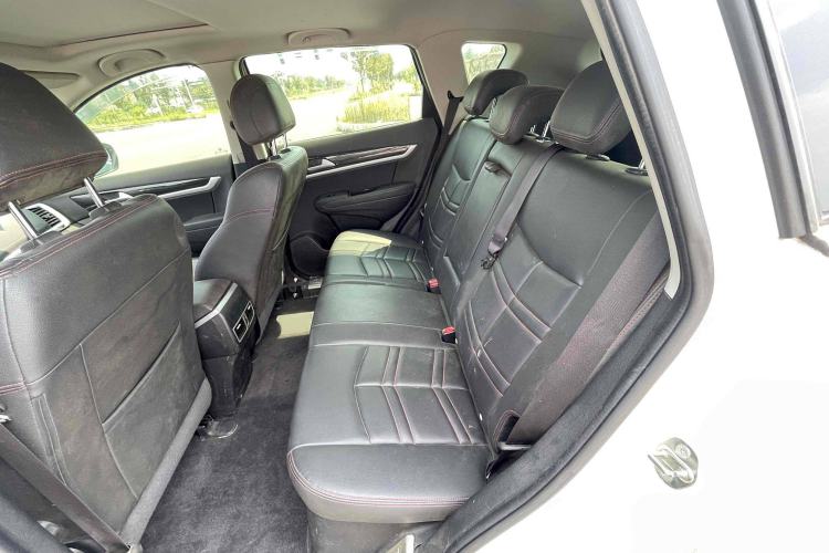 Used Dongfeng Aeolus AX7 2016 1.4T Manual Zhuyue Model Interior 2