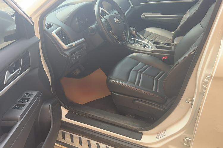 Used Dongfeng Aeolus AX7 2016 2.0L Automatic Zhiyi Trim Interior 2