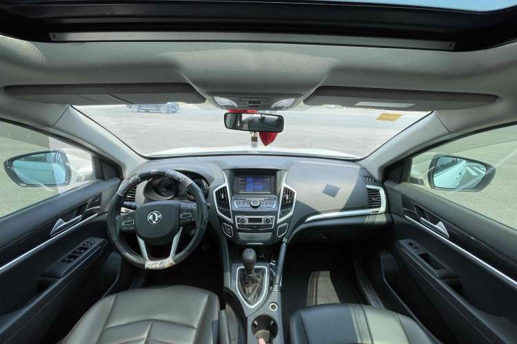 Used Dongfeng Aeolus AX7 2016 1.4T Manual Zhuyue Model Interior 3