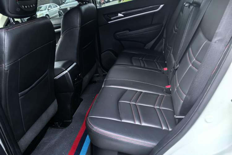 Used Dongfeng Aeolus AX7 2016 1.4T Manual Zhuyue Model Interior 5