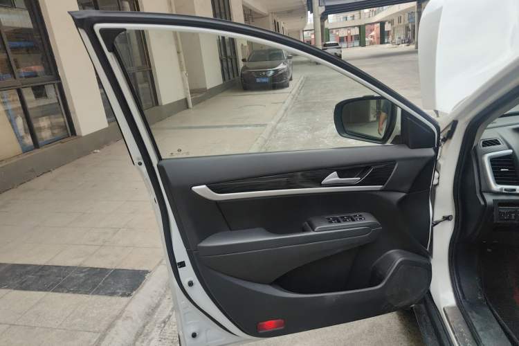 Used Dongfeng Aeolus AX7 2016 2.0L Manual Zhiyi Trim Left Front Door Interior