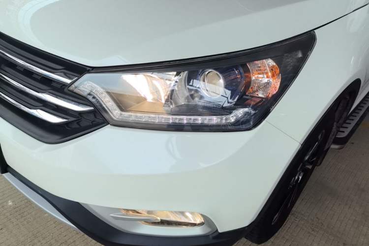 Used Dongfeng Aeolus AX7 2016 2.0L Automatic Zhiyi Trim Left Front Headlight