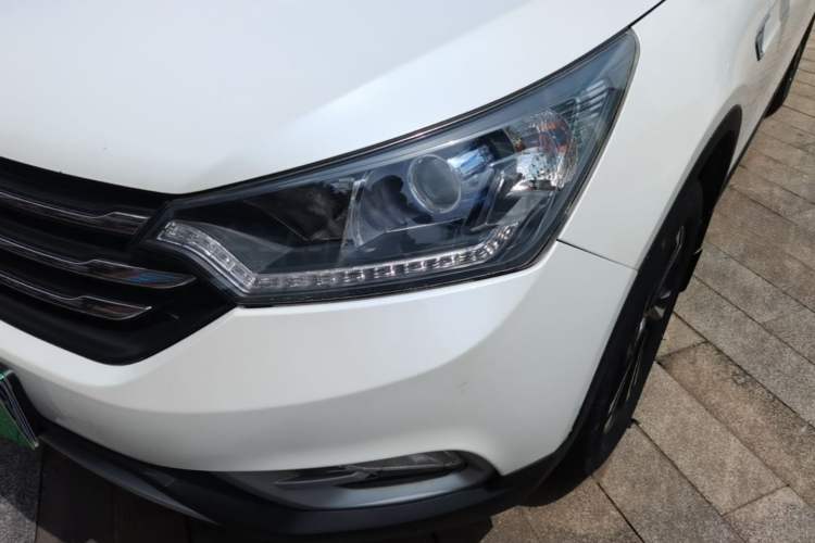 Used Dongfeng Aeolus AX7 2016 2.3L Automatic ZhiZun Version Left Front Headlight