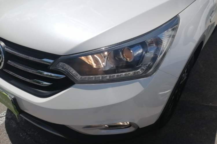 Used Dongfeng Aeolus AX7 2016 2.0L Automatic Zhiyi Trim Left Front Headlight