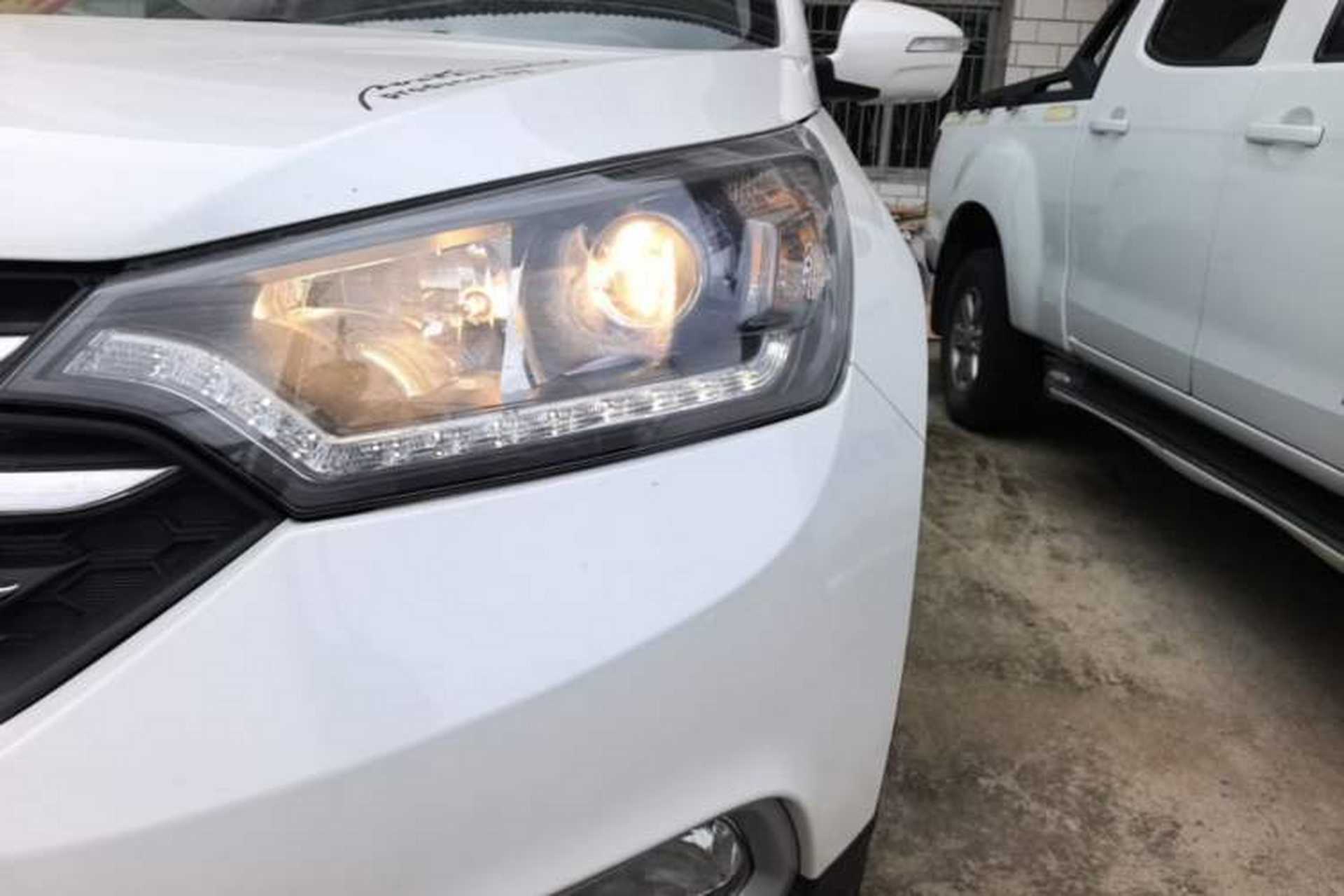 Used Dongfeng Aeolus AX7 2016 2.0L Automatic Zhiyi Trim Left Front Headlight