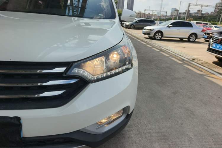Used Dongfeng Aeolus AX7 2016 2.0L Automatic Zhiyi Trim Left Front Headlight