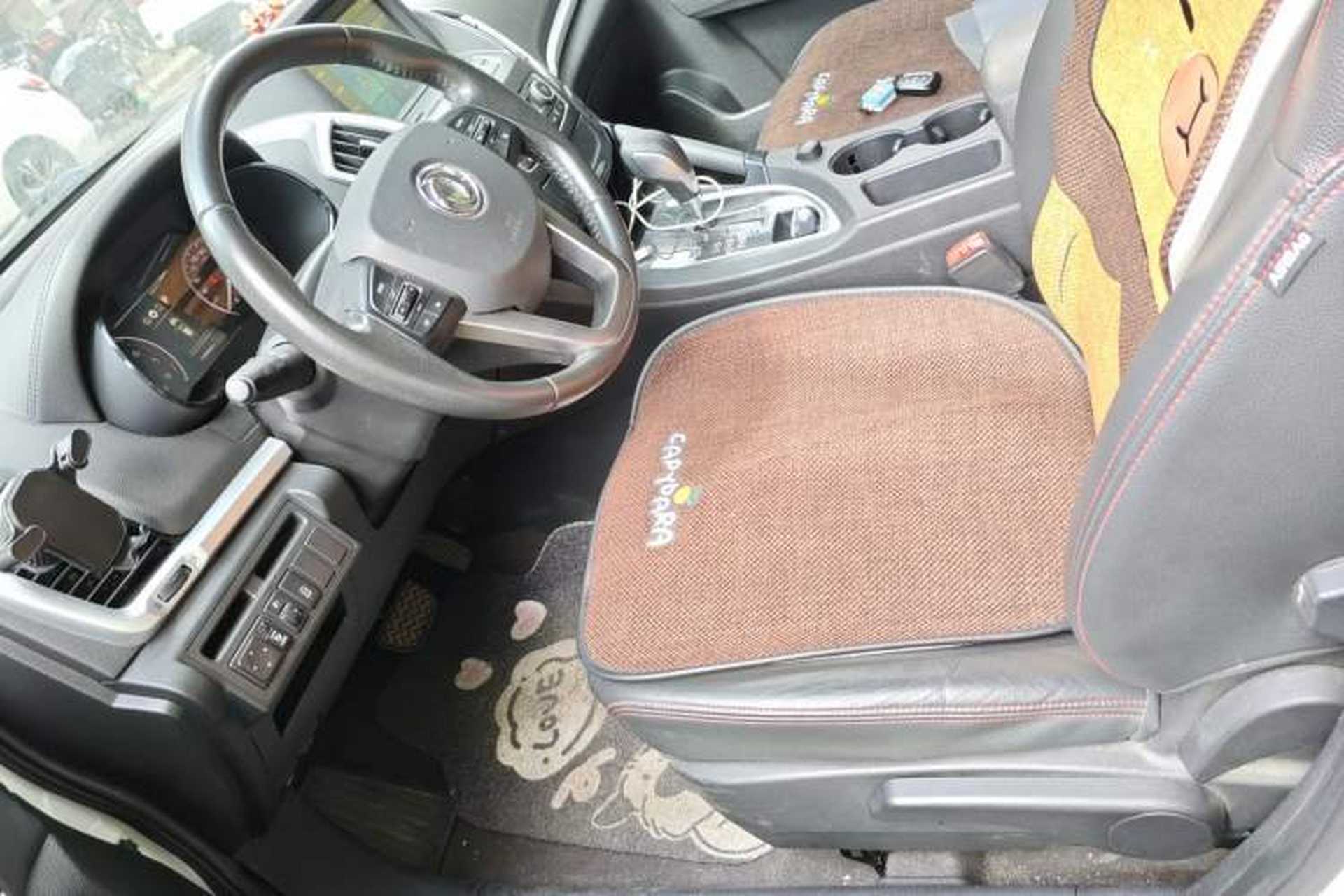 Used Dongfeng Aeolus AX7 2016 2.0L Automatic Zhiyi Trim Left Front Seat