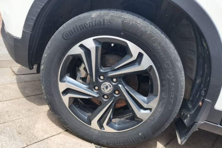 Used Dongfeng Aeolus AX7 2016 2.3L Automatic ZhiZun Version Left Front Wheel Hub