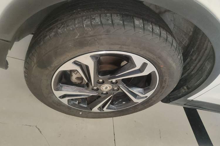 Used Dongfeng Aeolus AX7 2016 2.0L Automatic Zhiyi Trim Left Front Wheel Hub