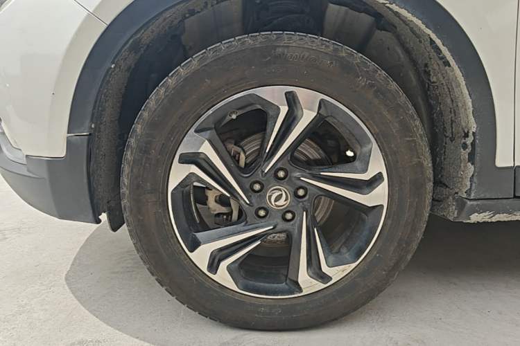 Used Dongfeng Aeolus AX7 2016 2.0L Automatic Zhiyi Trim Left Front Wheel Hub
