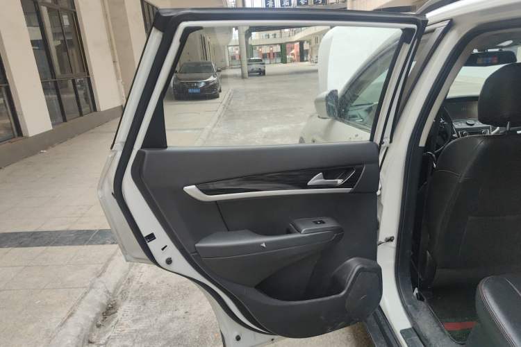 Used Dongfeng Aeolus AX7 2016 2.0L Manual Zhiyi Trim Left Rear Door Interior