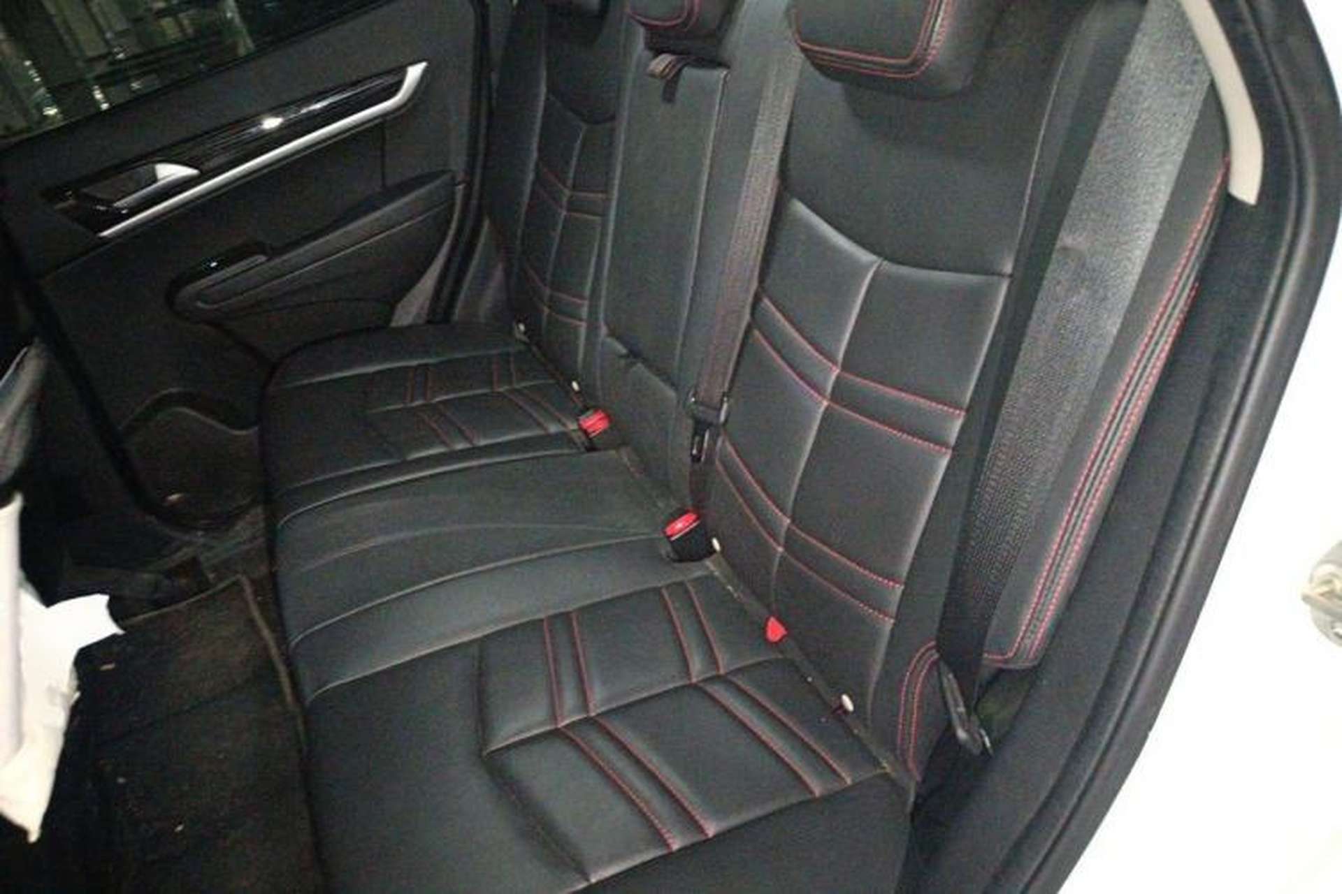 Used Dongfeng Aeolus AX7 2016 2.0L Automatic Zhiyi Trim Left Rear Seat