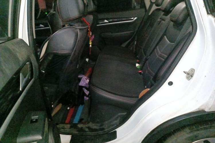 Used Dongfeng Aeolus AX7 2016 2.0L Automatic Zhiyi Trim Left Rear Seat