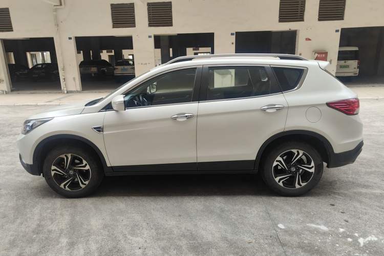 Used Dongfeng Aeolus AX7 2016 2.0L Manual Zhiyi Trim Left Side