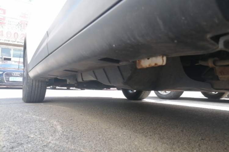 Used Dongfeng Aeolus AX7 2016 2.0L Automatic Zhiyi Trim Left Side Sill