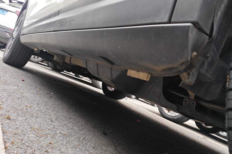 Used Dongfeng Aeolus AX7 2016 1.4T Manual Zhuyue Model Left Side Sill