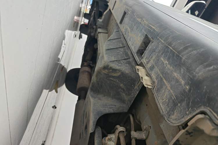Used Dongfeng Aeolus AX7 2016 2.0L Automatic Zhiyi Trim Left Side Sill