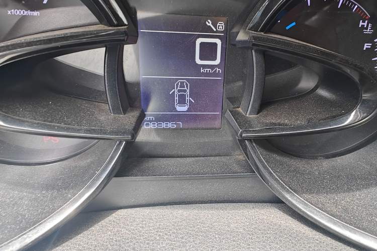 Used Dongfeng Aeolus AX7 2016 1.4T Manual Zhuyue Model Odometer Close Up